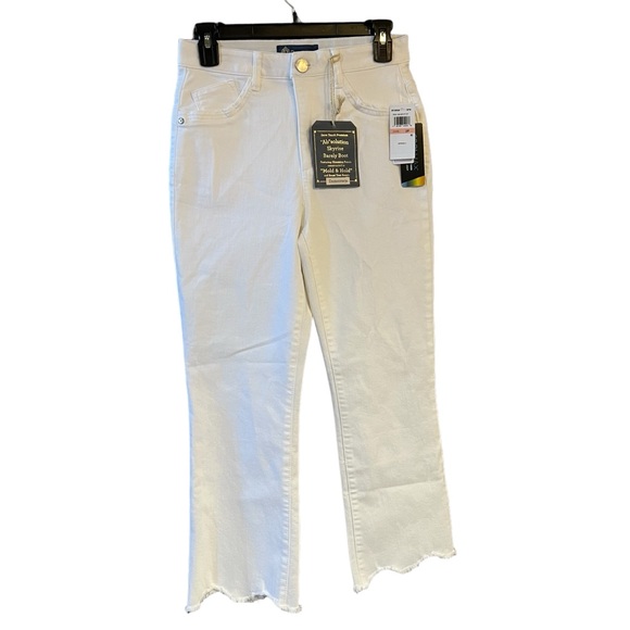 Democracy Optic White Ab"solution Skyrise V-Yoke Barely Boot Scallop Hem Jeans - Picture 4 of 10